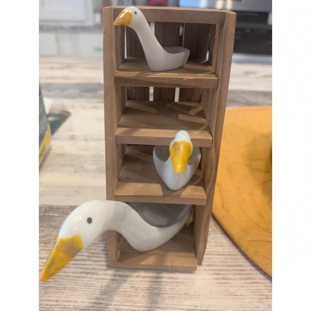 1980's Avon Ceramic Geese Goose Measuring Spoons & Wood Stand Missing Half Tsp.